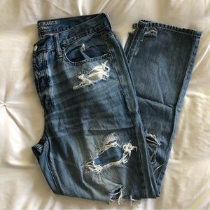 AE Vintage Hi-Rise Distressed Jean